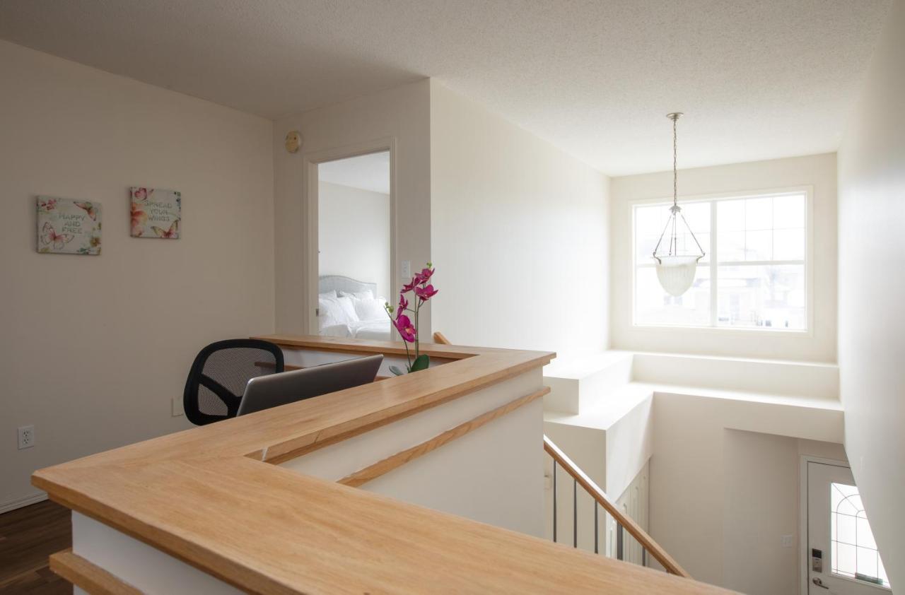 Elegant 6 Bedroom House Near U Of Manitoba Winnipeg Esterno foto